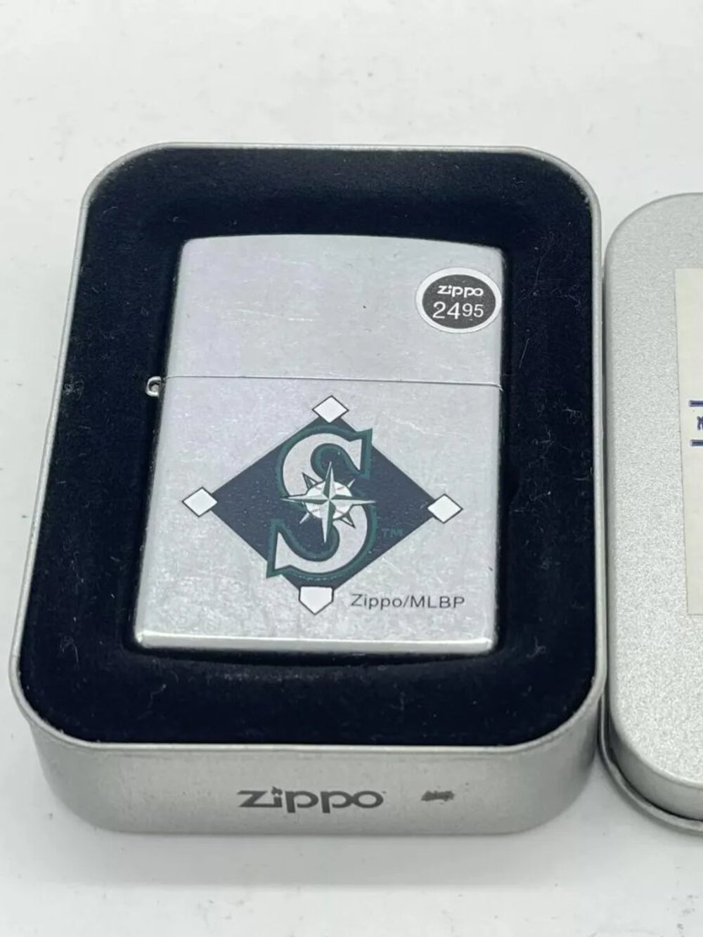 2001 ZIPPO Seattle Mariners MLB Street Chrome Lighter